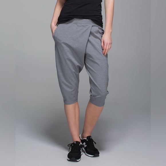 Lululemon Retreat Yogi Crop Pants Heathered Slate Gray Athletic Lounge Sz 4 - Picture 2 of 16